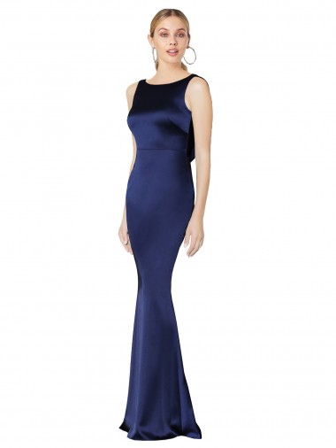 Azul marina oscuro Cubierta Halter Cuello Alto Satén elástico Largo Formales Vestidos de dama de honor / Vestidos de fiesta Al Por Mayor