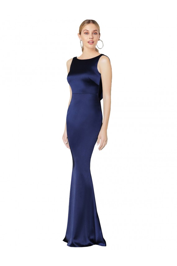Azul marina oscuro Cubierta Halter Cuello Alto Satén elástico Largo Formales Vestidos de dama de honor / Vestidos de fiesta Al Por Mayor