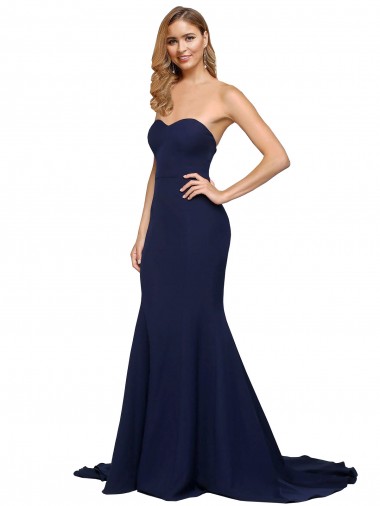 Azul marina oscuro línea A Cuello de Corazón Barrer tren Crepé Elástico Largo Formales Vestidos de dama de honor / Vestidos de fiesta Al Por Mayor