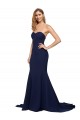 Azul marina oscuro línea A Cuello de Corazón Barrer tren Crepé Elástico Largo Formales Vestidos de dama de honor / Vestidos de fiesta Al Por Mayor