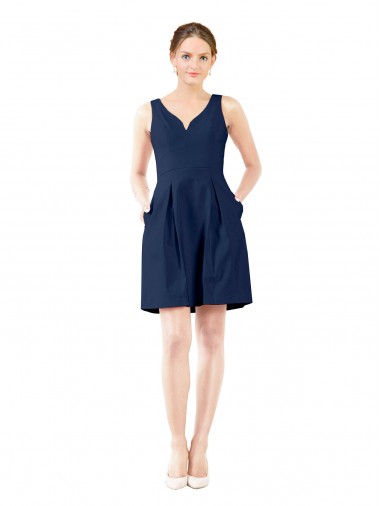 Azul marina oscuro línea A Cuello en V Satén Corto Vestidos de dama de honor / Vestidos de cóctel Al Por Mayor