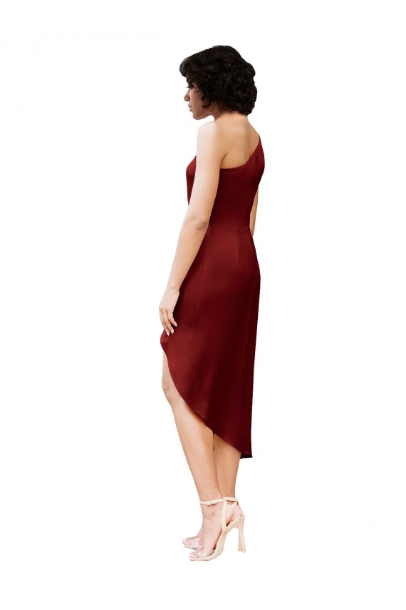 Borgoña Cubierta Un Hombre Midi Satén elástico Corto Formales Vestidos de dama de honor / Vestidos de fiesta / Vestidos de cóctel Al Por Mayor