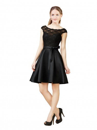 Negro línea A Ilusión Satén Encaje Corto Vestidos de dama de honor / Vestidos de cóctel Al Por Mayor