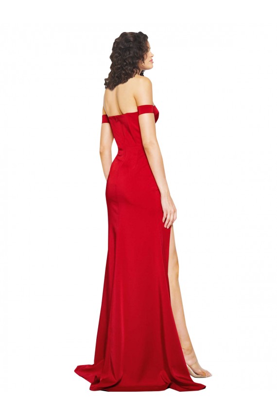 Rojo línea A Hombros Descubiertos Satén sedoso Largo Formales Vestidos de dama de honor / Vestidos de fiesta Al Por Mayor