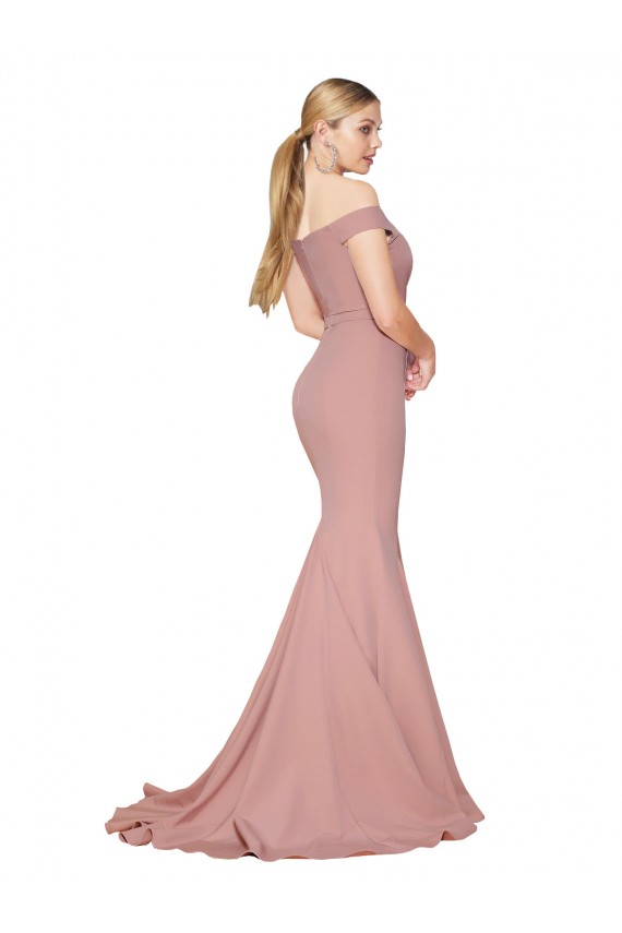 Rosa empolvado Sirena Hombros Descubiertos Barrer tren Crepé Elástico Largo Formales Vestidos de dama de honor / Vestidos de fiesta Al Por Mayor